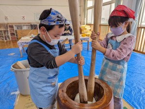 交通安全・不審者対応教室、おもちつきがありました