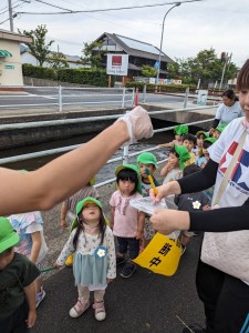 海岸清掃・ごみゼロ運動を行いました