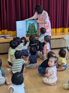 お誕生会がありました（０、１、２歳児）