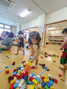 お誕生会がありました（０、１、２歳児）