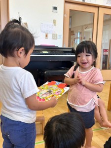お誕生会がありました（０、１、２歳児）