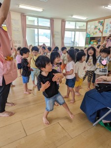９月のお誕生会がありました（３、４、５歳児）