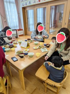 １月のお誕生会がありました（０、１、２歳児）