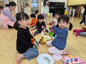 ３月のお誕生会がありました（０、１、２歳児クラス）
