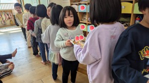 ３月のお誕生会がありました（３、４、５歳児クラス）