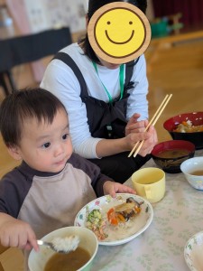 １１月のお誕生会がありました（０・１・２歳児）