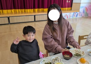 １２月のお誕生会がありました（３・４・５歳児）