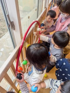 １２月のお誕生会がありました（０・１・２・歳児）