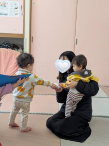 誕生会がありました（０・１・２歳児）