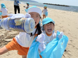 海岸清掃に行きました！！