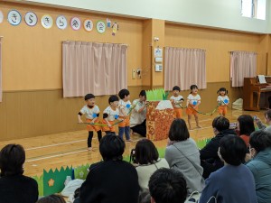 みんなきらきら発表会がありました♪（３歳児すみれぐみ）