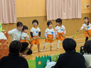 みんなきらきら発表会がありました♪（３歳児すみれぐみ）