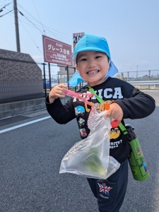 よもぎ摘みに出かけました☆
